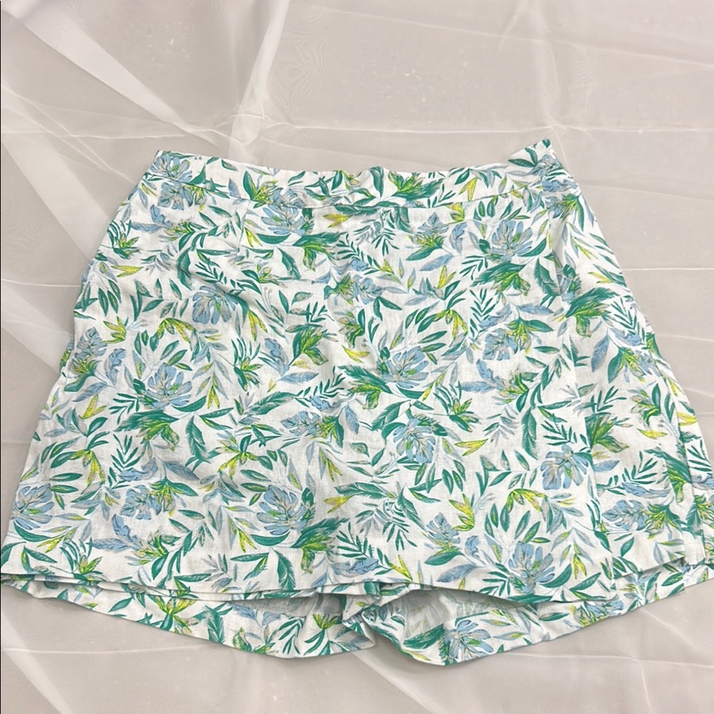 Ellen Tracy Floral Print Shorts 🏝️☀️